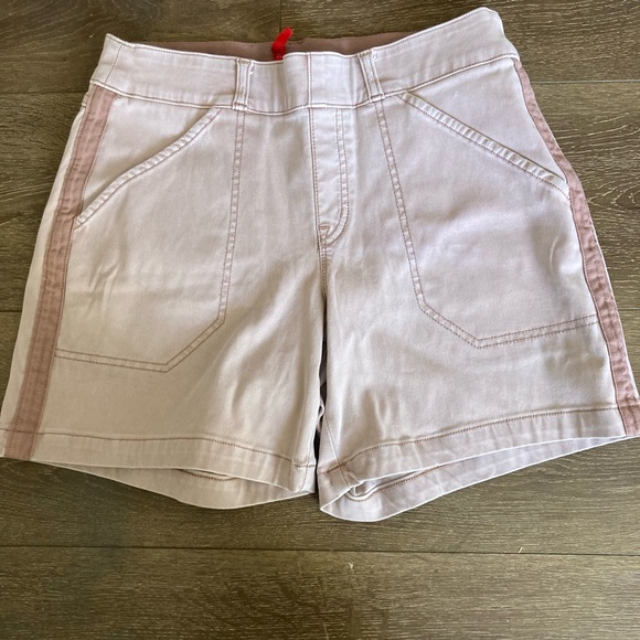 SPANX Pants - SPANX Light Pink Cargo Shorts
